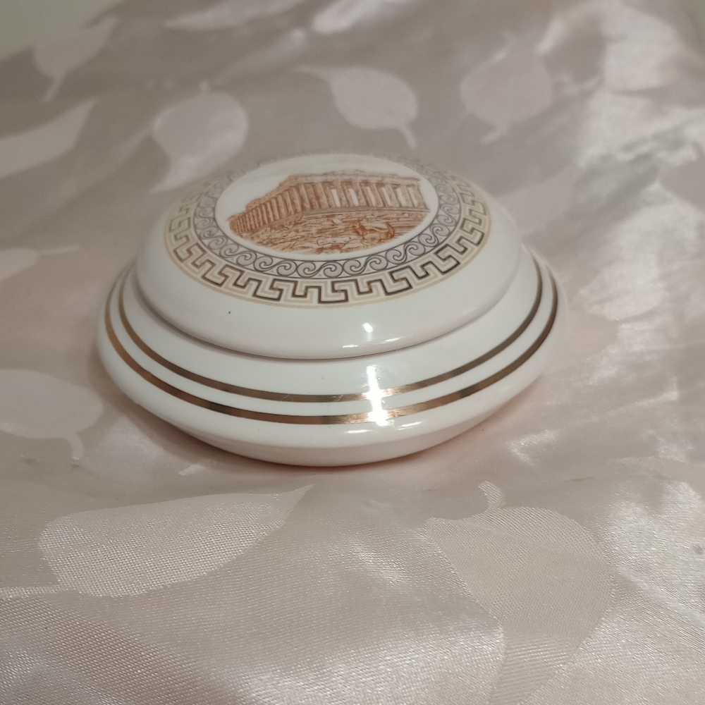 Handmade 24k gold detail ceramic trinket box - Picture 4 of 4